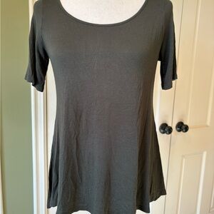 Green Short Sleeve Tunic with Scoop Neckline